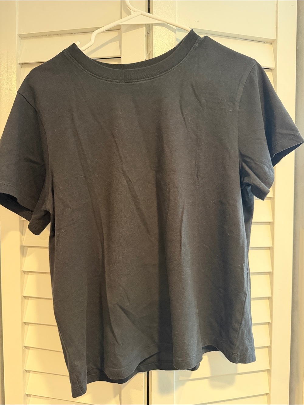 Banana Republic women’s Classic Black Crewneck T-Shirt